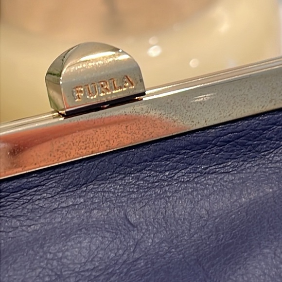 FURLA New Navy Leather Handbag with removable, hideable dainty strap - Picture 9 of 9